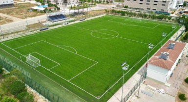 İnegöl Yeniceköy futbol sahası yenilendi