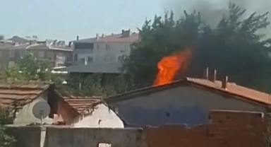 Karacabey'de ev yangını