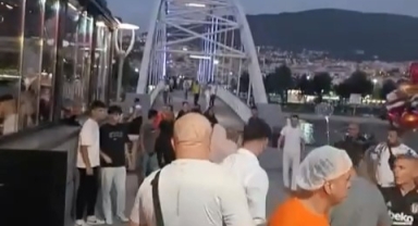 Kasiyer ile vatandaş birbirine girdi