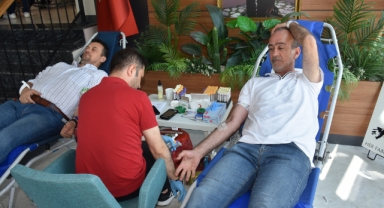 Kayapa OSB'den kan bağışı ve aşure ikramı