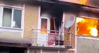 Komşuları, kadını son anda kurtardılar