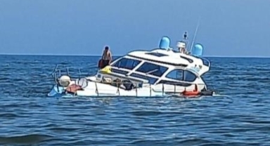 Mudanya'da arızalanan yat karaya oturdu