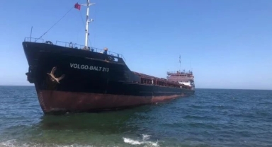 Mudanya’da yük gemisi karaya oturdu