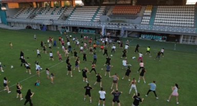 Nilüferliler zumba ile hem eğlendi hem spor yaptı