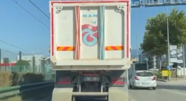 Şehir içinde attığı makasla trafiği birbirine kattı