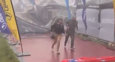 Uludağ’ı dolu ve fırtına vurdu