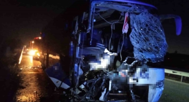 Yolcu otobüsü kamyona arkadan çarptı: 1 ölü, 14 yaralı
