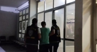 31 yılla aranıyordu evine gelince yakalandı