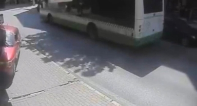 Acemi sürücü, ara sokaktan çıkıp dükkana daldı