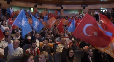 AK Parti Bursa il teşkilatı Merinos'ta toplandı