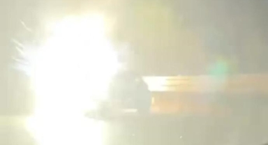 Arıza yapan araç bomba gibi patladı