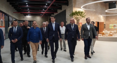 Bakan Kacır, Hektaş Fabrikasını Ziyaret Etti