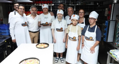 Başkan Şadi Özdemir, özel çocuklarla pizza yaptı
