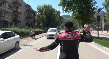 Bursa'da uygulamada 17 yıl hapis cezasıyla aranan şüpheli yakalandı