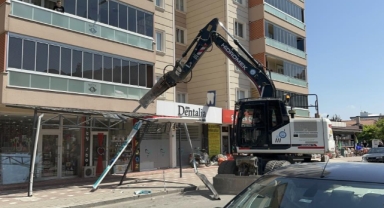 Bursa ovasına yapılan kaçak fabrikalar yıkılıyor