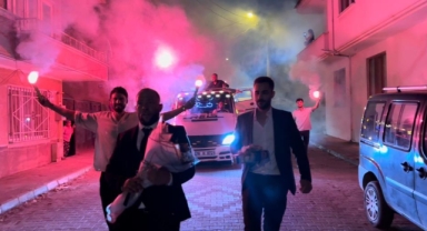 Çekici ve iş makinesiyle kız isteyeme geldi