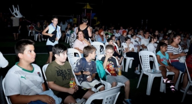 Çocuklar beyaz perdenin büyülü dünyasını keşfediyor