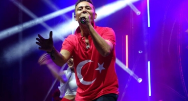 Dowtown’da 30 Ağustos coşkusu Mustafa Sandal ile kutlandı