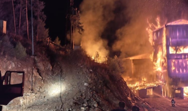 Harmancık'ta Krom maden tesisi alev alev yandı