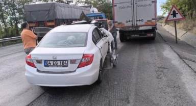 İnegöl'de otomobil kamyona arkadan çarptı: 2 yaralı