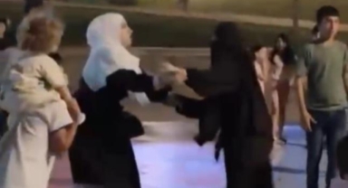 Kadınların tekme tokat kavgası kamerada
