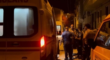 Kavgayı ayırmak isteyen guruba küfür edince olanlar oldu