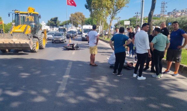 Motosiklet ile otomobil çarpıştı: 2 yaralı