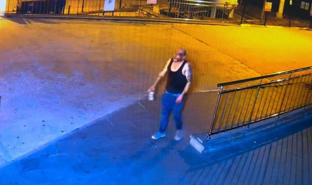 Sakar hırsız evden para çalıp balkondan düştü