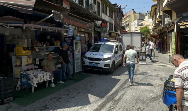 Seyyar satıcıların kavgasında silahlar konuştu