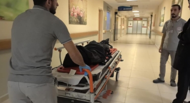 Tamir ettiği traktörün altında kaldı