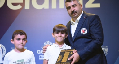 Yıldırım Gençlik Merkezi mezunlarını verdi