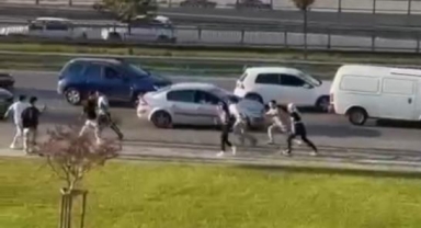 Yol ortası boks ringine döndü
