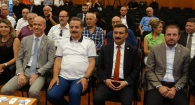 Artvin Vakfı'nda Adnan Demirci güven tazeledi