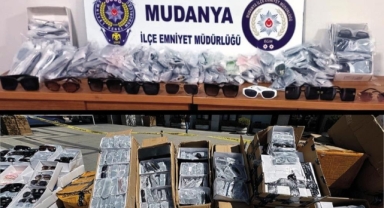 Bursa’da 200 bin liralık kaçak gözlük ele geçirildi