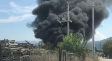 Bursa'da geri dönüşüm tesisinde yangın