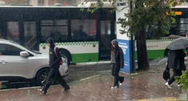 Bursa'da sağanak yağış etkili oldu
