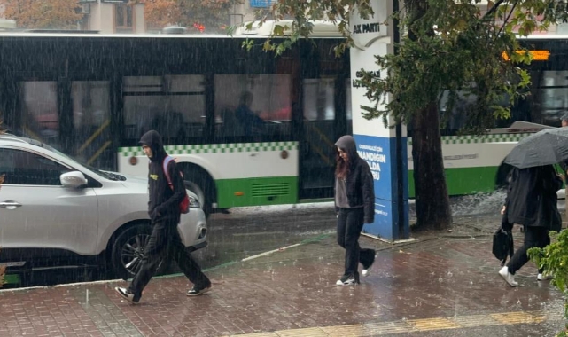 Bursa'da sağanak yağış etkili oldu