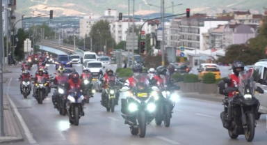 Bursa'nın kurtuluş yıldönümüne motosikletliler renk kattı