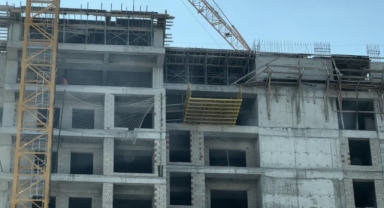 İnşaattan düşen işçi hayatını kaybetti