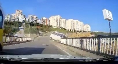 Minibüsün dereye uçma anı kamerada
