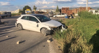 Motosiklet ile otomobil çarpıştı: 1 ölü, 1 yaralı