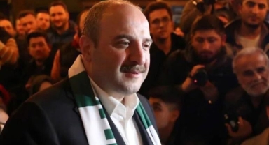 Mustafa Varank, Bursaspor’un deplasman sponsoru oldu