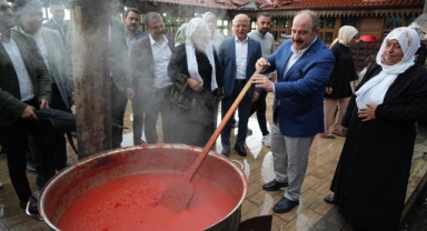 Mustafa Varank salça kazanı başına geçti