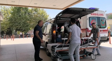 Spiralle ahşap keserken kendini yaraladı