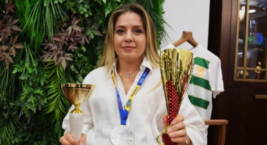 Türkiye'nin ilk engelli kadın ralli pilotu Kübra'dan çifte kupa