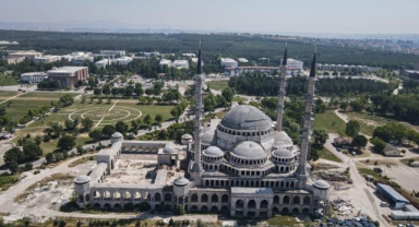 Vali Ayyıldız, Türkiye’nin en büyük 3. camisinin inşaatını ziyaret etti