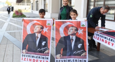 10 bin Ata posteri dağıtılmaya başlandı