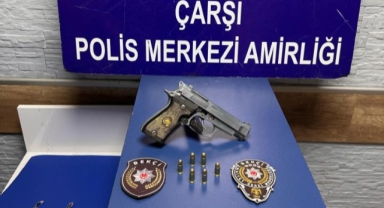 15 yıl hapisle aranan suç makinesi ruhsatsız silah ile yakalandı