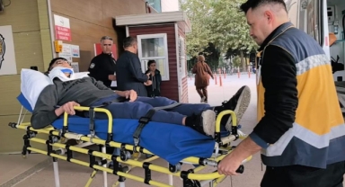 Baba-oğul şakalaşması hastanede son buldu