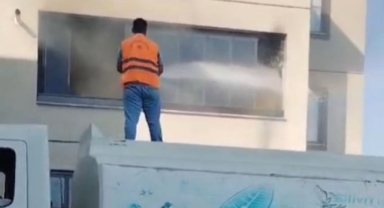 Çıkan yangın'da apartman dairesi küle döndü